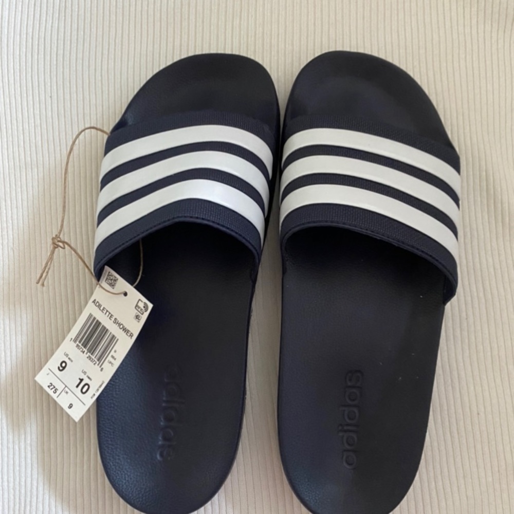 Adidas Slides Adilette Aqua Men’s Size 9/Women’s Size 10 Casual Slides black New